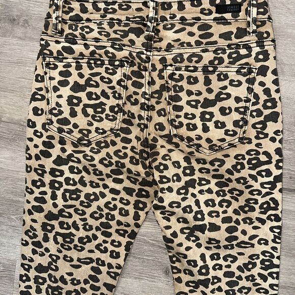 ALMOST FAMOUS MID RISE ROLL UP DISTRESSED FRONT ANIMAL PRINT BEIGE SIZE 3 - Picture 7 of 8